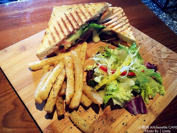 kitchenette cafe012.jpg