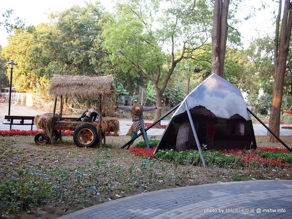 佳里中山公園(2013台南百花祭):【景點】台南佳里中山公園@2014台南百花祭 : 花沒想像中的多,但還蠻適合散步的囉!