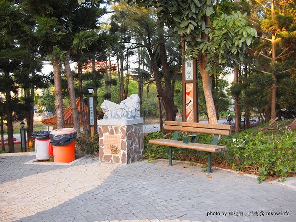 佳里中山公園(2013台南百花祭):【景點】台南佳里中山公園@2014台南百花祭 : 花沒想像中的多,但還蠻適合散步的囉!