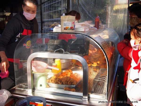 雞多汁黃金雞排.三角骨:【食記】台南Chicken Juiciness雞多汁黃金雞排.三角骨@佳里黃昏市場 : 微甜輕脆皮,雞排以外的比較不推