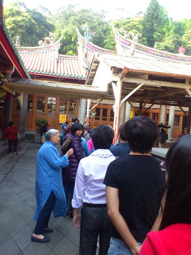 行天宮(北投分宮)：201304201811跟著捷運去踏青之忠義行天宮