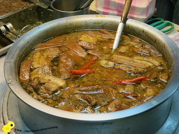 新莊-中港一街-便宜又大碗的控肉飯