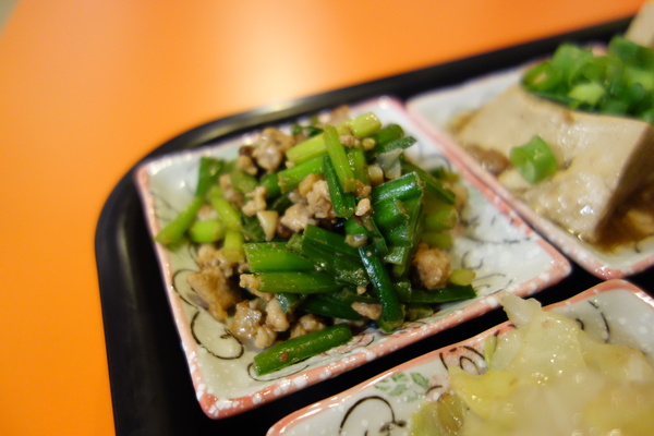 松醇沉香主題複合式餐飲：1030225[官本金文愛台灣]松醇沉香主題複合式餐飲輕鬆養生享受美食歡渡美好時光的好地方