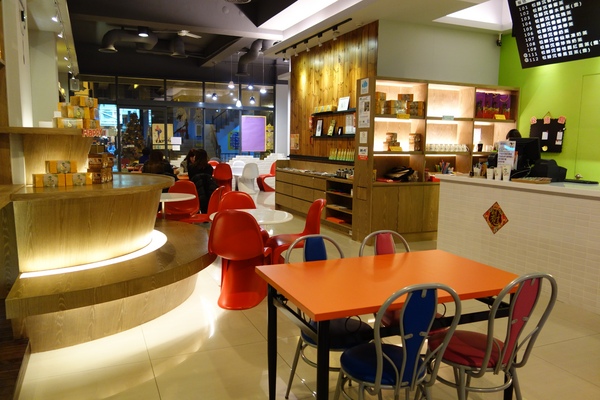 松醇沉香主題複合式餐飲：1030225[官本金文愛台灣]松醇沉香主題複合式餐飲輕鬆養生享受美食歡渡美好時光的好地方