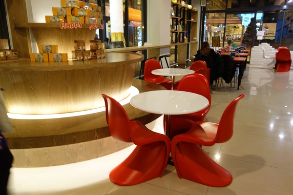 松醇沉香主題複合式餐飲：1030225[官本金文愛台灣]松醇沉香主題複合式餐飲輕鬆養生享受美食歡渡美好時光的好地方