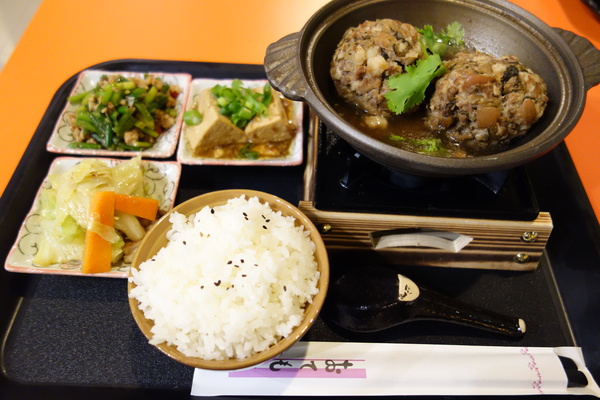 松醇沉香主題複合式餐飲：1030225[官本金文愛台灣]松醇沉香主題複合式餐飲輕鬆養生享受美食歡渡美好時光的好地方