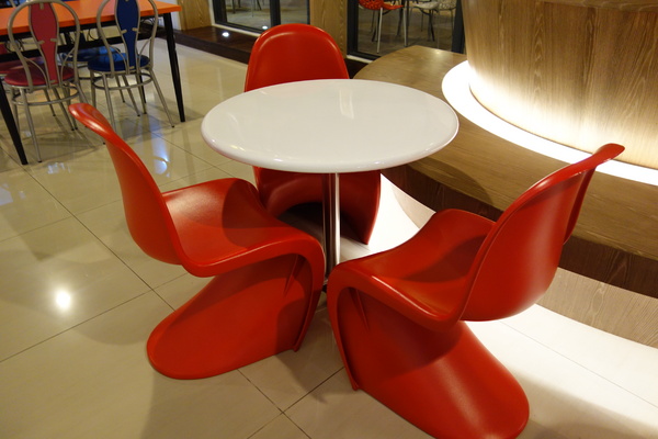 松醇沉香主題複合式餐飲：1030225[官本金文愛台灣]松醇沉香主題複合式餐飲輕鬆養生享受美食歡渡美好時光的好地方