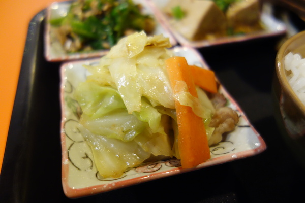 松醇沉香主題複合式餐飲：1030225[官本金文愛台灣]松醇沉香主題複合式餐飲輕鬆養生享受美食歡渡美好時光的好地方