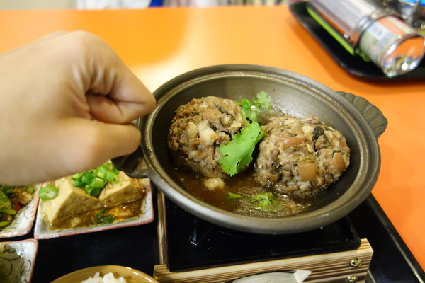 松醇沉香主題複合式餐飲：1030225[官本金文愛台灣]松醇沉香主題複合式餐飲輕鬆養生享受美食歡渡美好時光的好地方