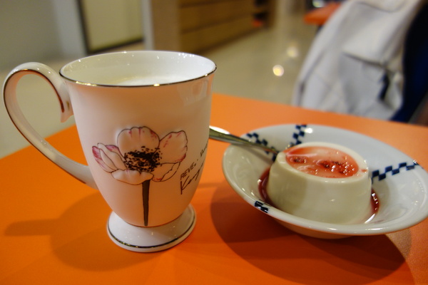 松醇沉香主題複合式餐飲：1030225[官本金文愛台灣]松醇沉香主題複合式餐飲輕鬆養生享受美食歡渡美好時光的好地方