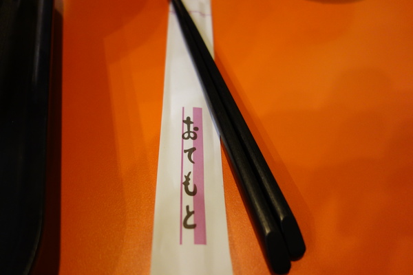 松醇沉香主題複合式餐飲：1030225[官本金文愛台灣]松醇沉香主題複合式餐飲輕鬆養生享受美食歡渡美好時光的好地方