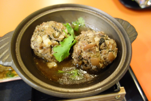 松醇沉香主題複合式餐飲：1030225[官本金文愛台灣]松醇沉香主題複合式餐飲輕鬆養生享受美食歡渡美好時光的好地方