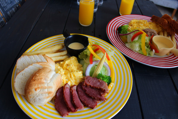 Lazy Bones懶骨頭美式早午餐：[台南]好飽好飽的美式早午餐 Lazy Bones 懶骨頭