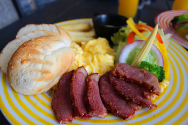 Lazy Bones懶骨頭美式早午餐：[台南]好飽好飽的美式早午餐 Lazy Bones 懶骨頭