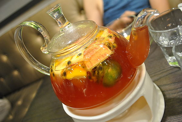 瓦法奇朵：【內湖】瓦法奇朵。松露薯條超肥但超好吃阿