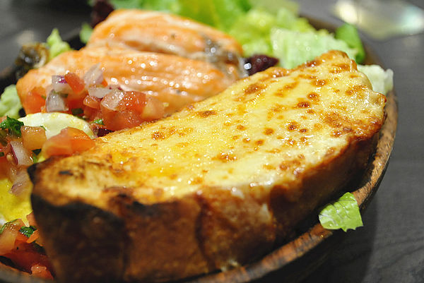 瓦法奇朵：【內湖】瓦法奇朵。松露薯條超肥但超好吃阿