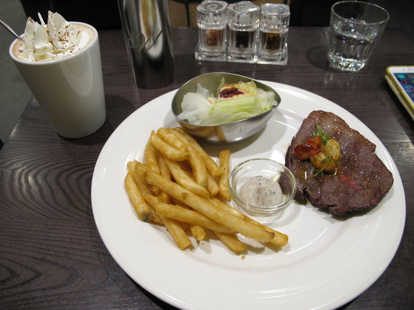 瓦法奇朵(東湖店):{瓦法奇朵東湖店}週年慶菜單降價! 平價99元雪花牛排優惠!!