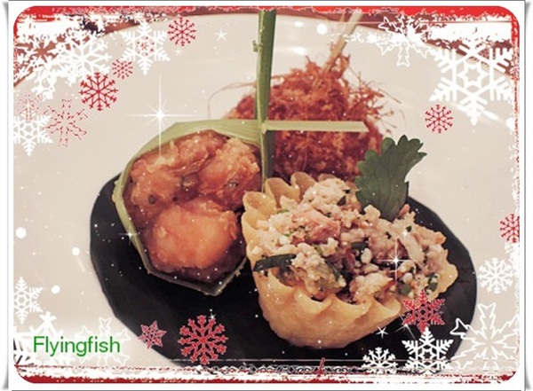 她他小曼谷(她他小館)：✜ 燈光美氣氛佳滴