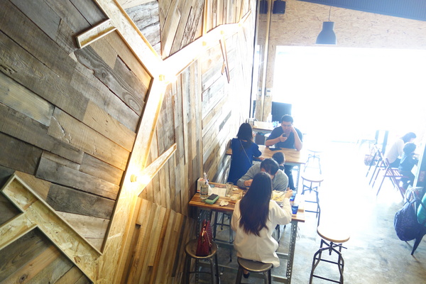 披薩工廠PizzaFactory(公益店)：1030301[官本金文愛台灣]剎有其食第35次試吃會披薩工廠Pizza Factory公益店被美味披薩義大利麵燉飯淹沒