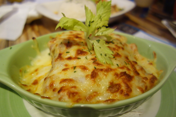 披薩工廠PizzaFactory(公益店)：1030301[官本金文愛台灣]剎有其食第35次試吃會披薩工廠Pizza Factory公益店被美味披薩義大利麵燉飯淹沒