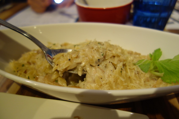 披薩工廠PizzaFactory(公益店)：1030301[官本金文愛台灣]剎有其食第35次試吃會披薩工廠Pizza Factory公益店被美味披薩義大利麵燉飯淹沒