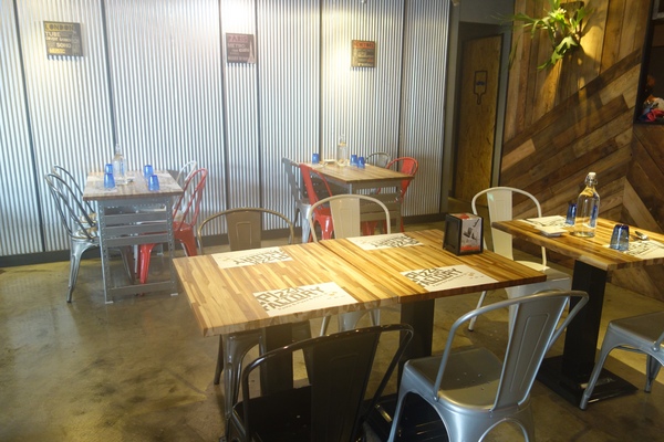 披薩工廠PizzaFactory(公益店)：1030301[官本金文愛台灣]剎有其食第35次試吃會披薩工廠Pizza Factory公益店被美味披薩義大利麵燉飯淹沒