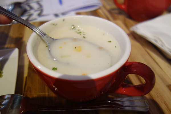 披薩工廠PizzaFactory(公益店)：1030301[官本金文愛台灣]剎有其食第35次試吃會披薩工廠Pizza Factory公益店被美味披薩義大利麵燉飯淹沒