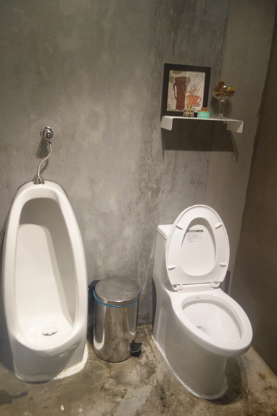 披薩工廠PizzaFactory(公益店)：1030301[官本金文愛台灣]剎有其食第35次試吃會披薩工廠Pizza Factory公益店被美味披薩義大利麵燉飯淹沒