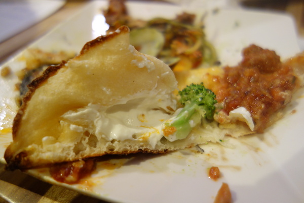 披薩工廠PizzaFactory(公益店)：1030301[官本金文愛台灣]剎有其食第35次試吃會披薩工廠Pizza Factory公益店被美味披薩義大利麵燉飯淹沒