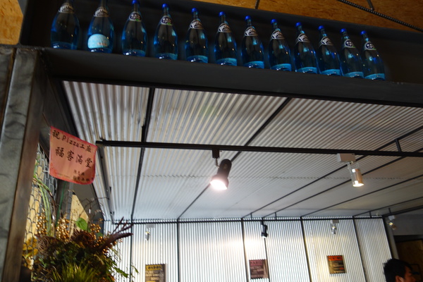 披薩工廠PizzaFactory(公益店)：1030301[官本金文愛台灣]剎有其食第35次試吃會披薩工廠Pizza Factory公益店被美味披薩義大利麵燉飯淹沒