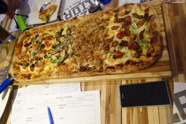 披薩工廠PizzaFactory(公益店)：1030301[官本金文愛台灣]剎有其食第35次試吃會披薩工廠Pizza Factory公益店被美味披薩義大利麵燉飯淹沒