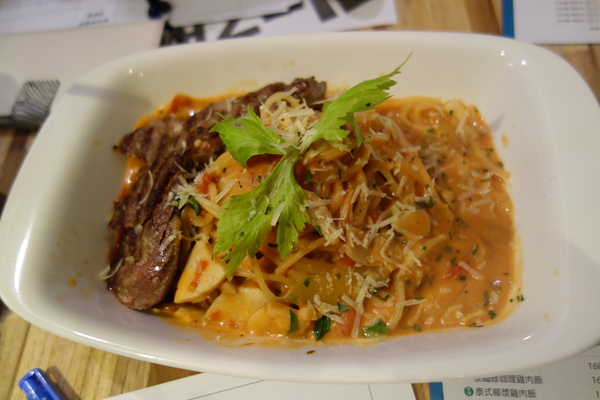 披薩工廠PizzaFactory(公益店)：1030301[官本金文愛台灣]剎有其食第35次試吃會披薩工廠Pizza Factory公益店被美味披薩義大利麵燉飯淹沒