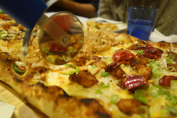 披薩工廠PizzaFactory(公益店)：1030301[官本金文愛台灣]剎有其食第35次試吃會披薩工廠Pizza Factory公益店被美味披薩義大利麵燉飯淹沒