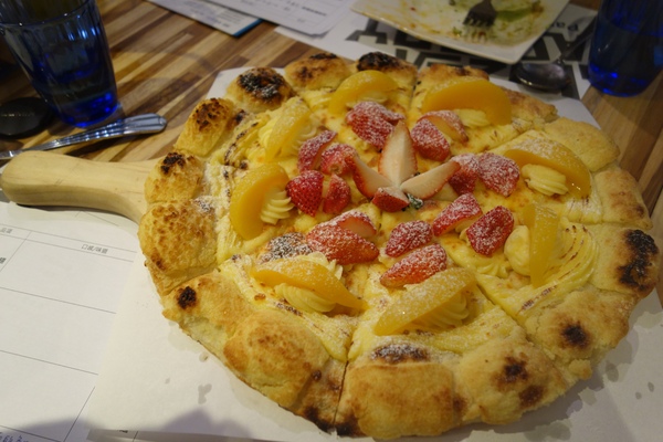 披薩工廠PizzaFactory(公益店)：1030301[官本金文愛台灣]剎有其食第35次試吃會披薩工廠Pizza Factory公益店被美味披薩義大利麵燉飯淹沒
