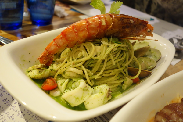 披薩工廠PizzaFactory(公益店)：1030301[官本金文愛台灣]剎有其食第35次試吃會披薩工廠Pizza Factory公益店被美味披薩義大利麵燉飯淹沒