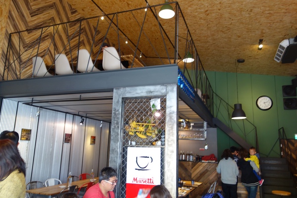 披薩工廠PizzaFactory(公益店)：1030301[官本金文愛台灣]剎有其食第35次試吃會披薩工廠Pizza Factory公益店被美味披薩義大利麵燉飯淹沒