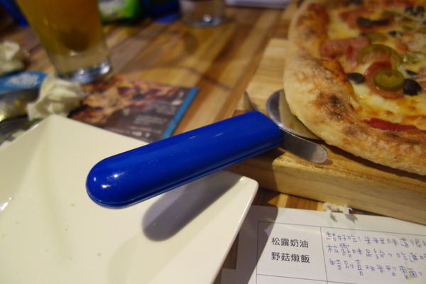 披薩工廠PizzaFactory(公益店)：1030301[官本金文愛台灣]剎有其食第35次試吃會披薩工廠Pizza Factory公益店被美味披薩義大利麵燉飯淹沒