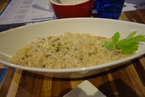 披薩工廠PizzaFactory(公益店)：1030301[官本金文愛台灣]剎有其食第35次試吃會披薩工廠Pizza Factory公益店被美味披薩義大利麵燉飯淹沒