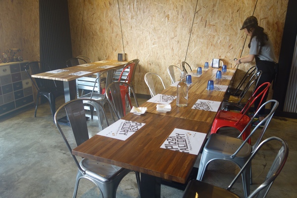 披薩工廠PizzaFactory(公益店)：1030301[官本金文愛台灣]剎有其食第35次試吃會披薩工廠Pizza Factory公益店被美味披薩義大利麵燉飯淹沒