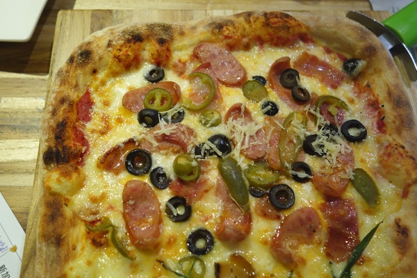 披薩工廠PizzaFactory(公益店)：1030301[官本金文愛台灣]剎有其食第35次試吃會披薩工廠Pizza Factory公益店被美味披薩義大利麵燉飯淹沒