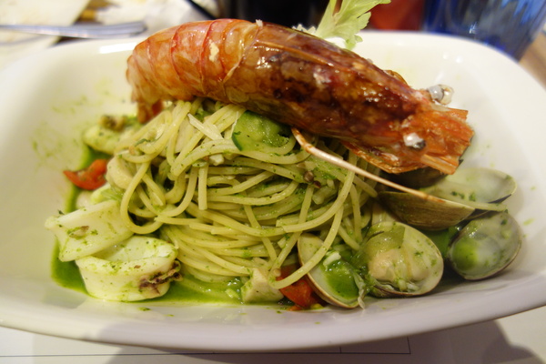 披薩工廠PizzaFactory(公益店)：1030301[官本金文愛台灣]剎有其食第35次試吃會披薩工廠Pizza Factory公益店被美味披薩義大利麵燉飯淹沒