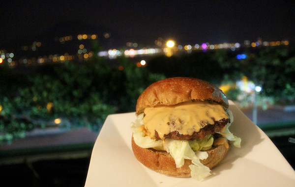 Kia Ora Kai：[台北]俯瞰淡水美景+美食-老街上的隱藏版漢堡 Kia Ora Kai