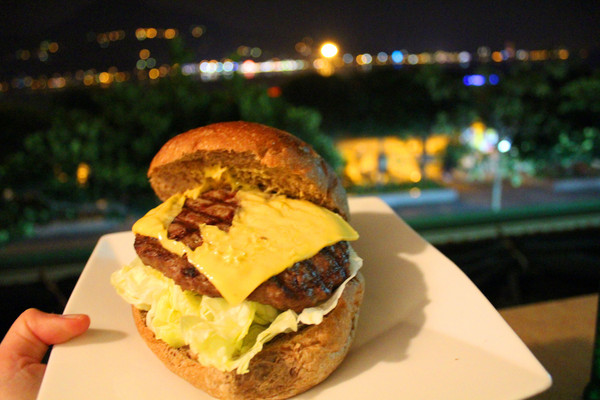 Kia Ora Kai：[台北]俯瞰淡水美景+美食-老街上的隱藏版漢堡 Kia Ora Kai