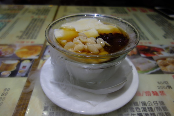 群星會港式茶餐廳：群星會港式茶餐廳+長春路+中山區+港式料理+平價+新生高架+南京東路+鴛鴦奶茶+