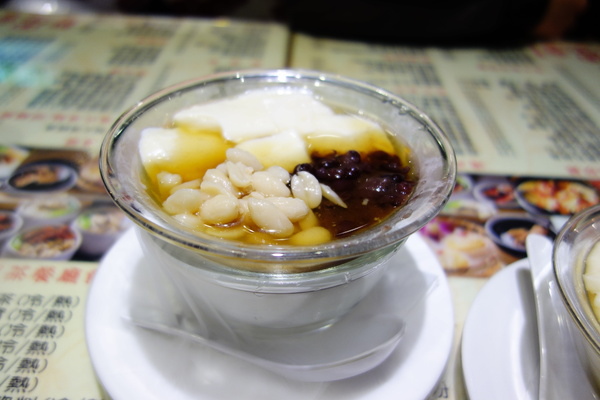 群星會港式茶餐廳：群星會港式茶餐廳+長春路+中山區+港式料理+平價+新生高架+南京東路+鴛鴦奶茶+