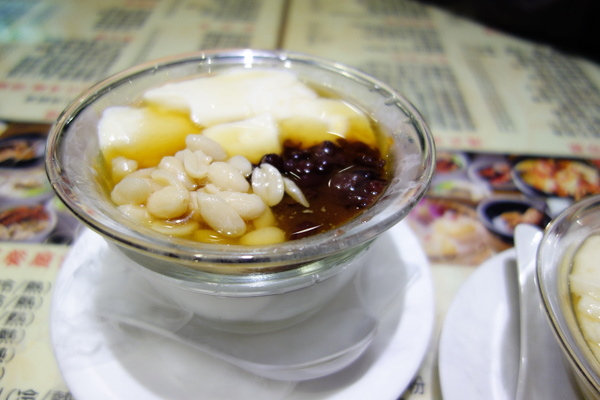 群星會港式茶餐廳：群星會港式茶餐廳+長春路+中山區+港式料理+平價+新生高架+南京東路+鴛鴦奶茶+