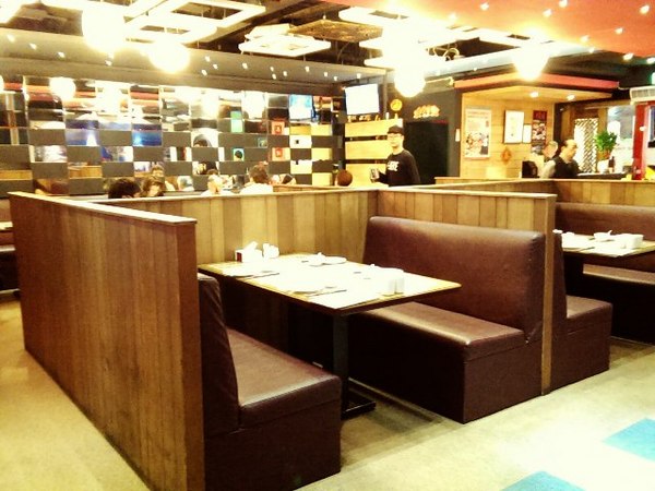 群星會港式茶餐廳：《台北》群星會港式飲茶│爆漿流沙貴妃球好誘人~服務態度頗失望...@松江南京站