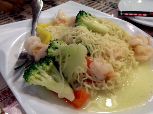 群星會港式茶餐廳：《台北》群星會港式飲茶│爆漿流沙貴妃球好誘人~服務態度頗失望...@松江南京站