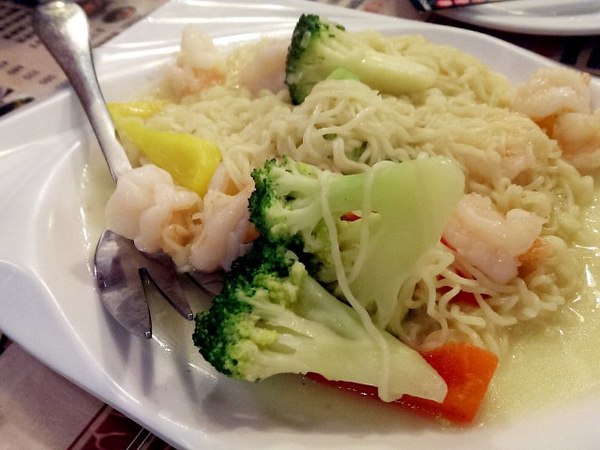 群星會港式茶餐廳：《台北》群星會港式飲茶│爆漿流沙貴妃球好誘人~服務態度頗失望...@松江南京站