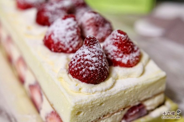 郃嘉烘焙坊：團購美食 郃嘉烘焙坊 北海道雙層草莓蛋糕